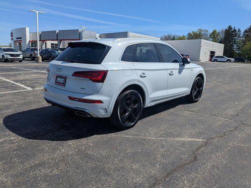 2022 Audi Q5 45 S line Premium Plus