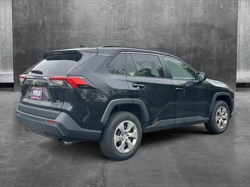 2020 Toyota RAV4 LE