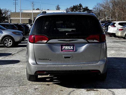 2018 Chrysler Pacifica Touring-L