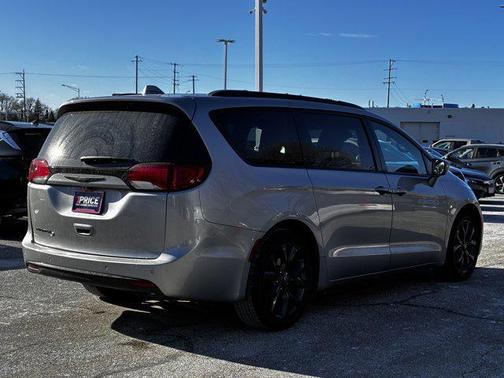 2018 Chrysler Pacifica Touring-L