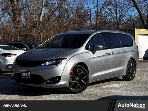 2018 Chrysler Pacifica Touring-L