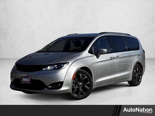 2018 Chrysler Pacifica Touring-L