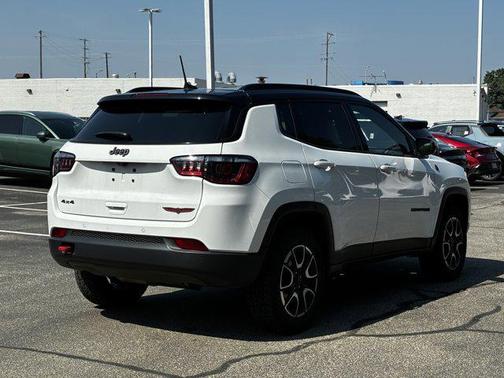 2024 Jeep Compass Trailhawk