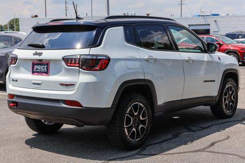 2024 Jeep Compass Trailhawk