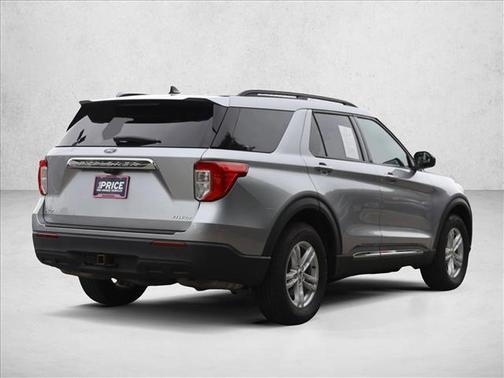 Iconic Silver Metallic 2022 Ford Explorer XLT