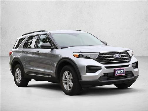 Iconic Silver Metallic 2022 Ford Explorer XLT