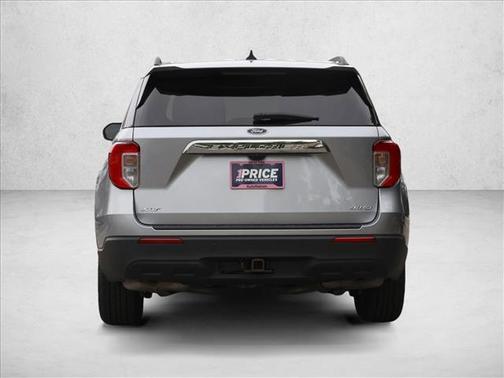 Iconic Silver Metallic 2022 Ford Explorer XLT