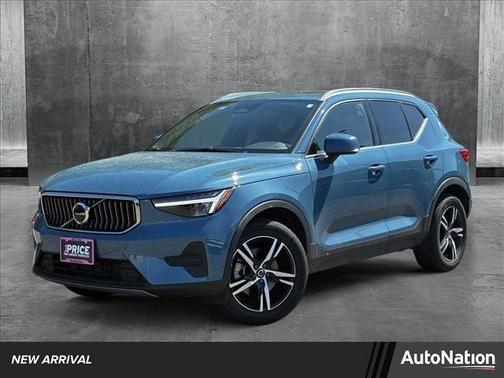 2024 Volvo XC40 B5 Core Bright Theme