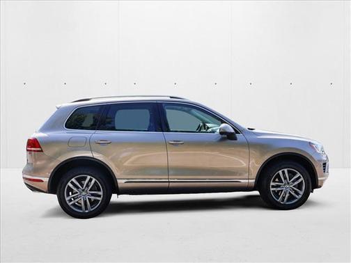 2016 Volkswagen Touareg VR6 Lux