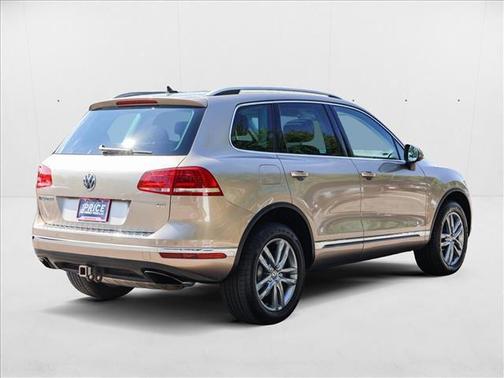 2016 Volkswagen Touareg VR6 Lux