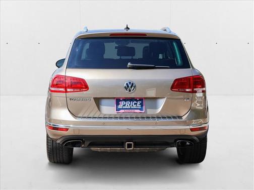 2016 Volkswagen Touareg VR6 Lux