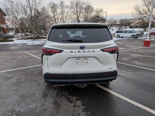 2021 Toyota Sienna XLE 7 Passenger