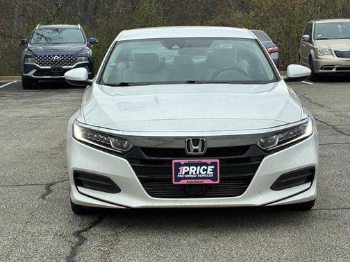 Platinum White Pearl 2018 Honda Accord LX