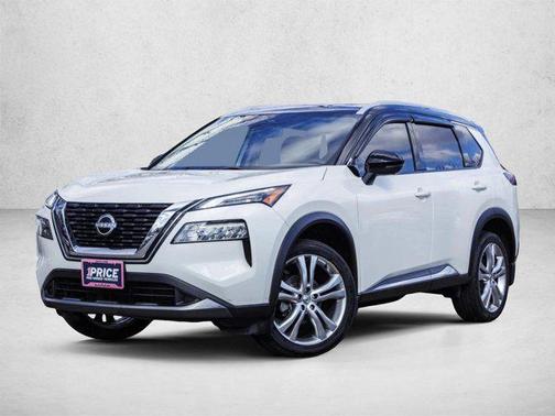 Pearl White Tricoat/Super Black 2023 Nissan Rogue SL