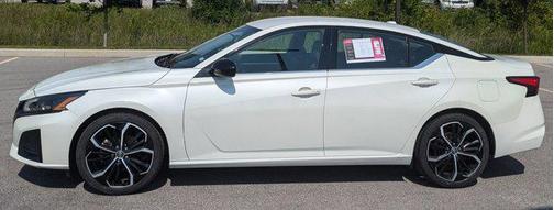 2023 Nissan Altima SR FWD