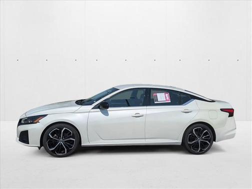 2023 Nissan Altima SR FWD