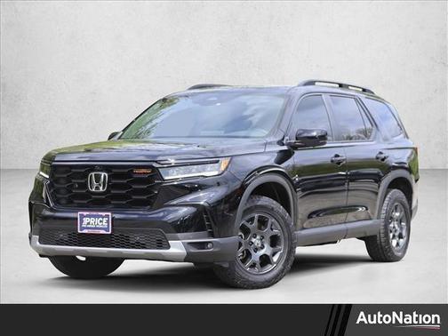 Crystal Black Pearl 2025 Honda Pilot TrailSport