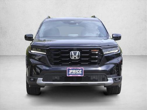 Crystal Black Pearl 2025 Honda Pilot TrailSport