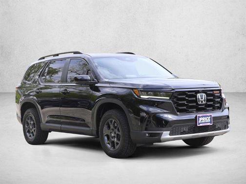 Crystal Black Pearl 2025 Honda Pilot TrailSport