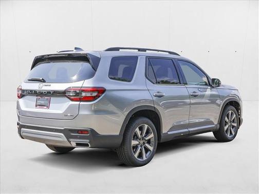 2025 Honda Pilot Touring 8-Passenger