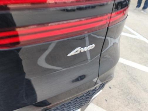 2024 Genesis GV70 2.5T