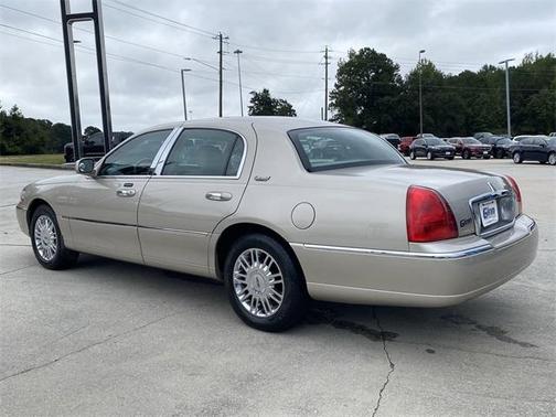 2010 Lincoln Town Car Signature Limited