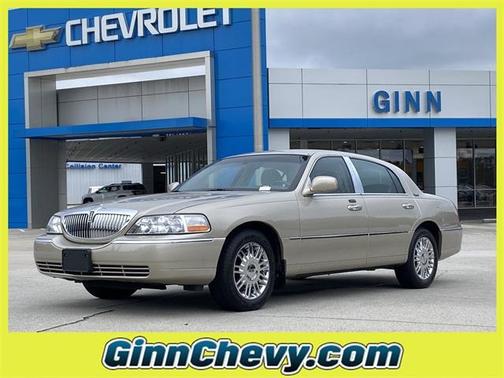 2010 Lincoln Town Car Signature Limited