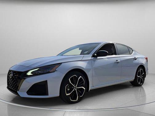 2023 Nissan Altima SR Intelligent AWD