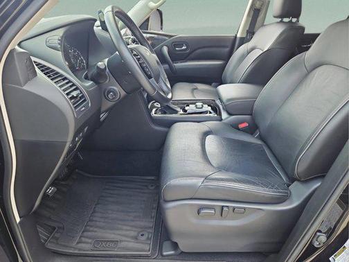 2022 INFINITI QX80 Luxe