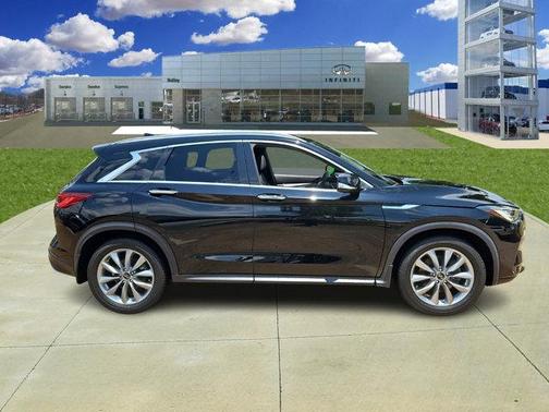 2022 INFINITI QX50 LUXE