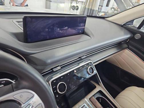 2022 Genesis GV80 2.5T