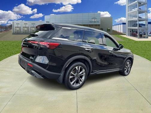 2022 INFINITI QX60 Luxe