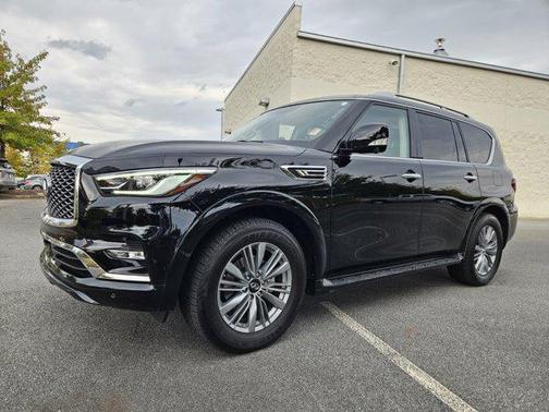 2023 INFINITI QX80 Luxe