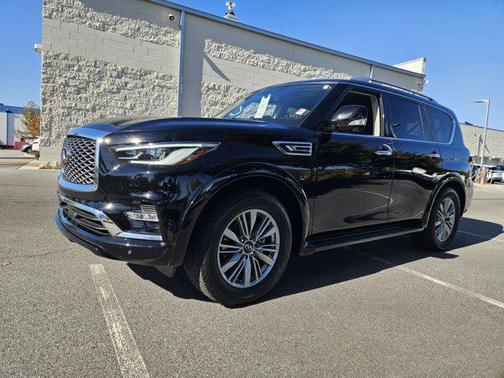 2023 INFINITI QX80 Luxe