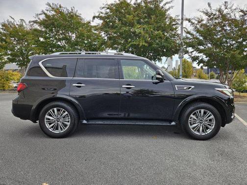 2023 INFINITI QX80 Luxe