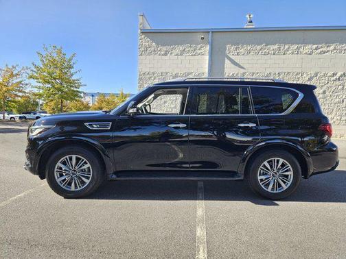 2023 INFINITI QX80 Luxe