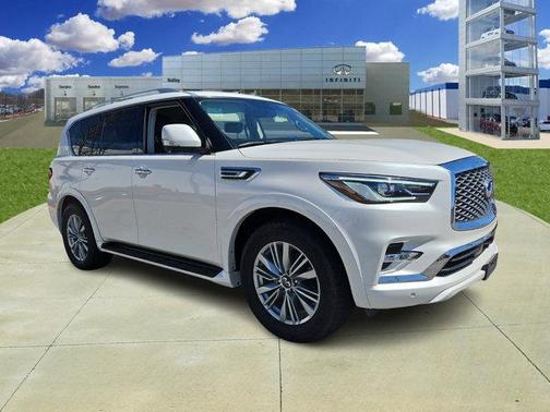 2024 INFINITI QX80 Luxe