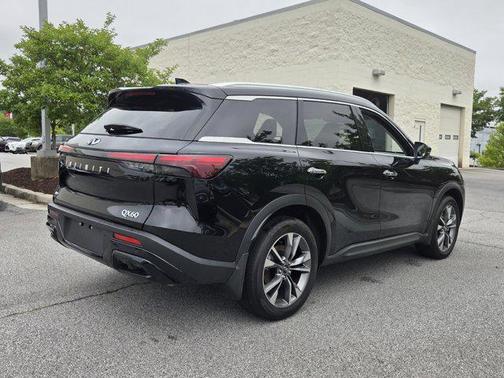 Mineral Black 2024 INFINITI QX60 Luxe
