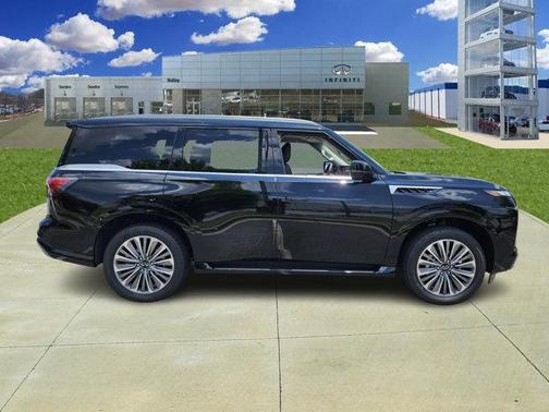 2025 INFINITI QX80 Luxe