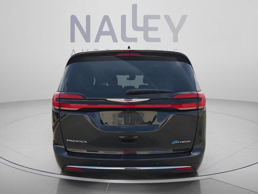 Brilliant Black Crystal Pearlcoat 2023 Chrysler Pacifica Hybrid Touring L