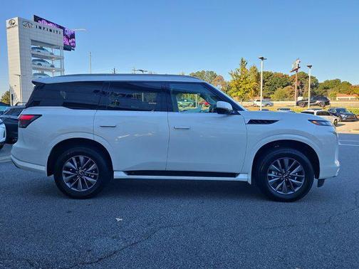 2025 INFINITI QX80 PURE