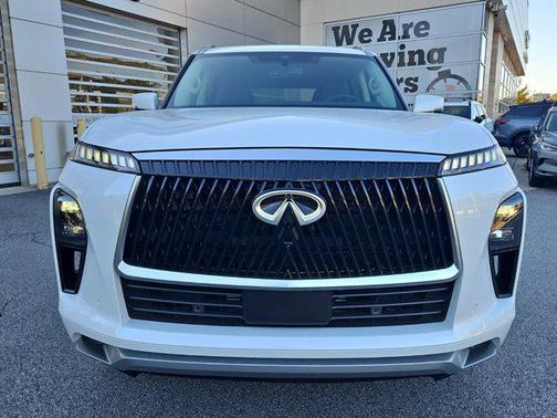2025 INFINITI QX80 PURE