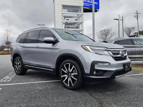 Lunar Silver Metallic 2022 Honda Pilot Touring 8-Passenger