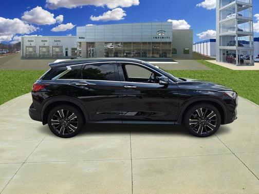 2022 INFINITI QX50 LUXE