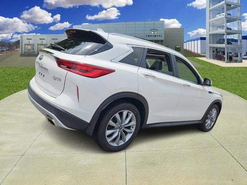 2022 INFINITI QX50 LUXE