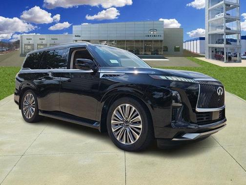 2025 INFINITI QX80 Luxe
