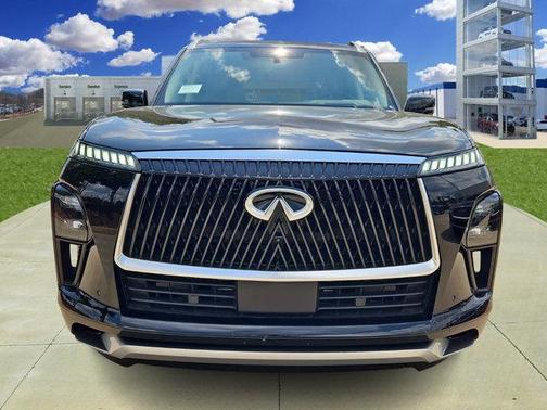 2025 INFINITI QX80 Luxe