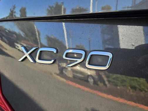 2023 Volvo XC90 B5 Core