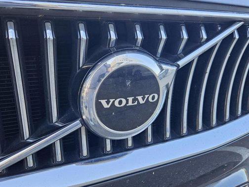 2023 Volvo XC90 B5 Core