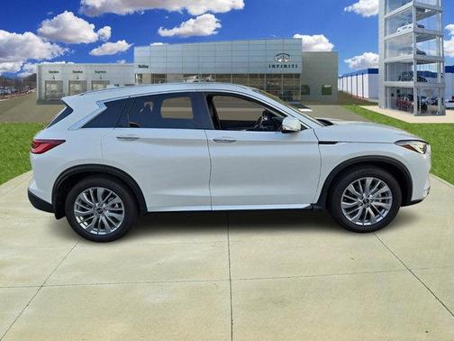 2024 INFINITI QX50 LUXE